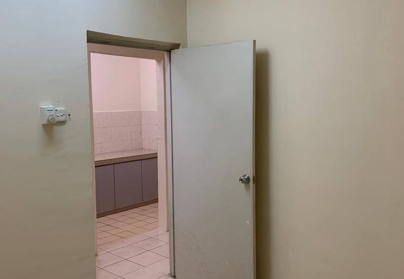 Residensi Bistaria, Ukay Bistari