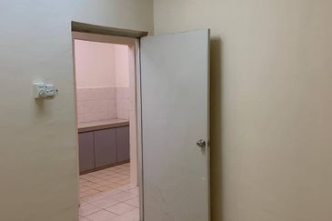 Residensi Bistaria, Ukay Bistari