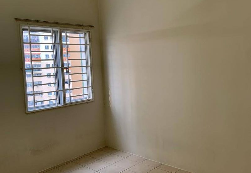 Residensi Bistaria, Ukay Bistari