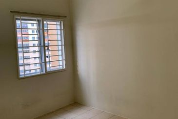 Residensi Bistaria, Ukay Bistari