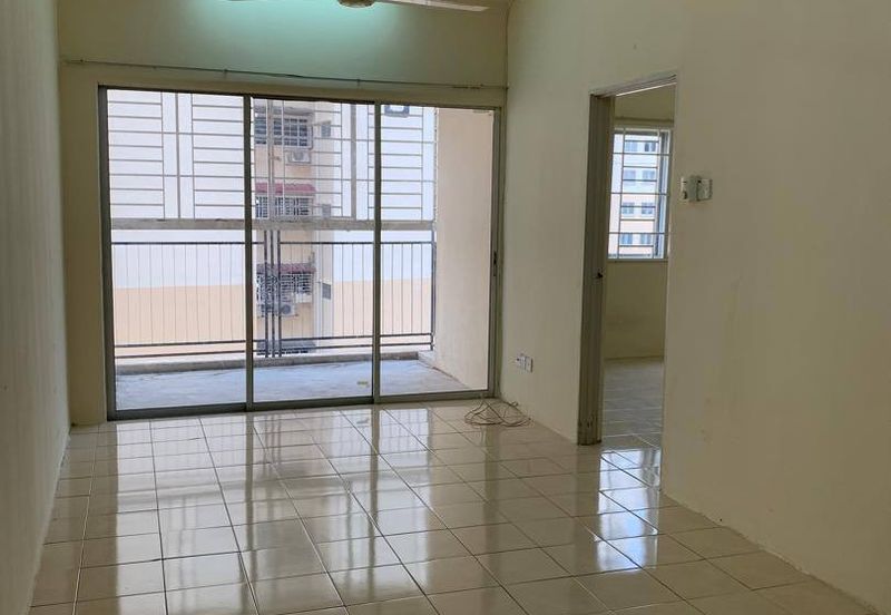 Residensi Bistaria, Ukay Bistari