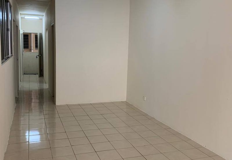 Residensi Bistaria, Ukay Bistari