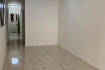 Residensi Bistaria, Ukay Bistari