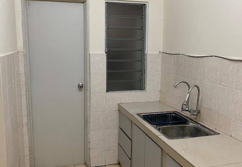 Residensi Bistaria, Ukay Bistari