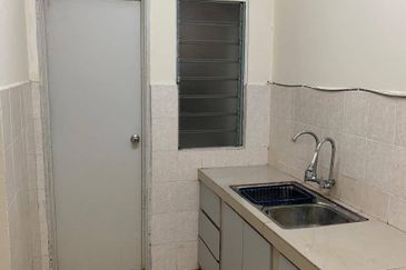 Residensi Bistaria, Ukay Bistari