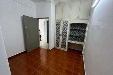 Putri Apartment