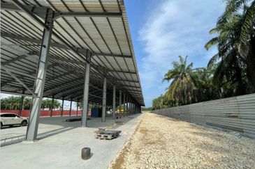 Big  spacious  3 acres warehouse  1000Amp at mukim ijok to let , kuala selangor, eco puncak alam, alam jaya, meru , klang 
