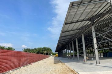 Big  spacious  3 acres warehouse  1000Amp at mukim ijok to let , kuala selangor, eco puncak alam, alam jaya, meru , klang 