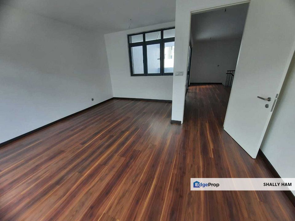 Affiniti residences , seri kembangan  selangor 4 levels Grand Villa with lift FOR SALE at Taman Bukit Serdang Seri Kembangan, Selangor, Seri Kembangan