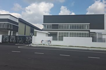 Jalan Persiaran Puncak Alam 6