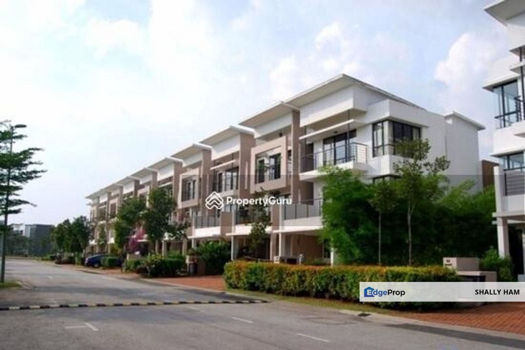 Lake Edge puchong 2 storey fully furnished house for sale , Selangor, Puchong