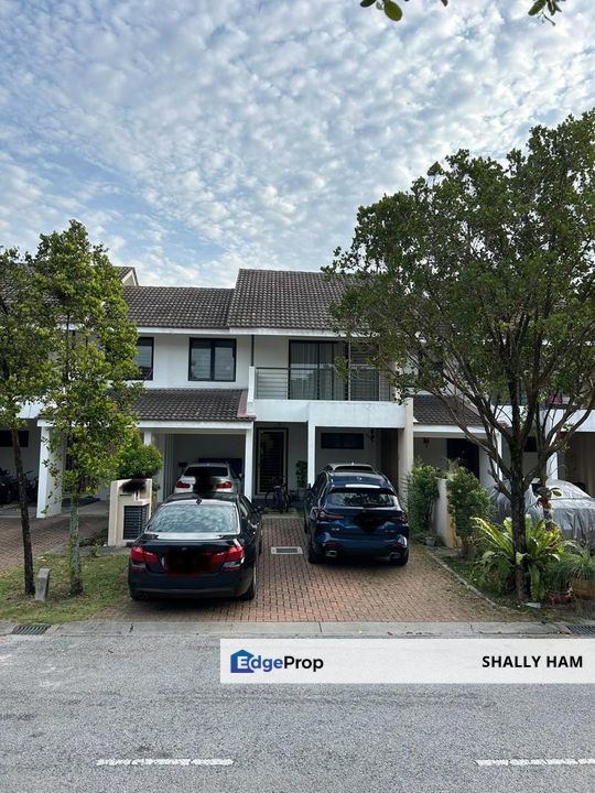 Lake Edge puchong 2 storey fully furnished house for sale , Selangor, Puchong