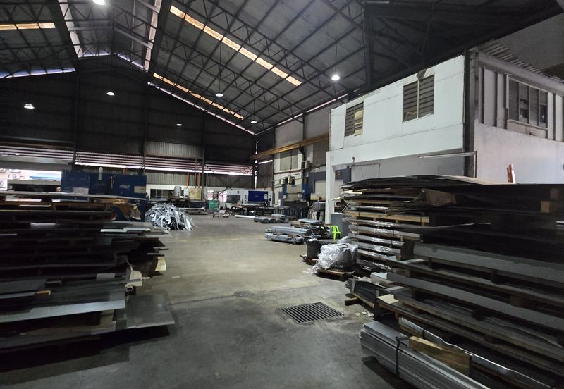 Big  freehold warehouse/factory for sale at bukit bandar puchong  ,puchong