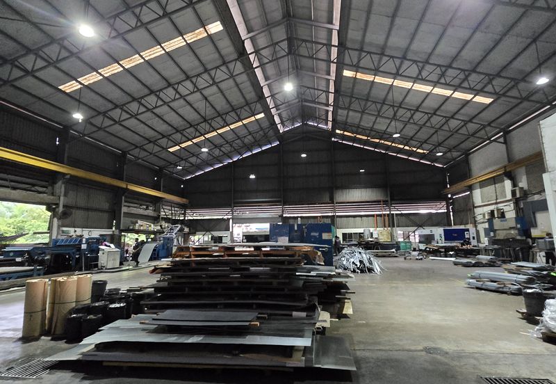 Big  freehold warehouse/factory for sale at bukit bandar puchong  ,puchong