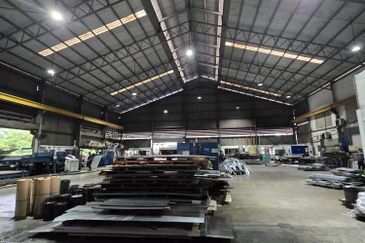 Big  freehold warehouse/factory for sale at bukit bandar puchong  ,puchong