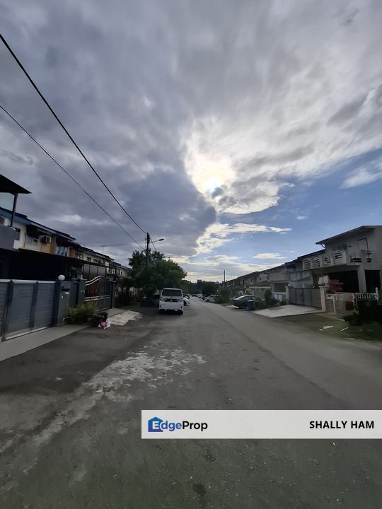 SP 6 saujana puchong house for rent, Selangor, Puchong South