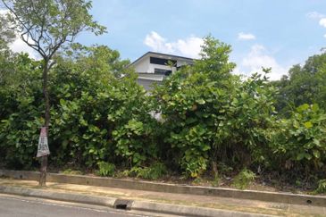 Agricultural and industrial land for sale at dengkil  mukim tanjung duabelas near KLIA airport