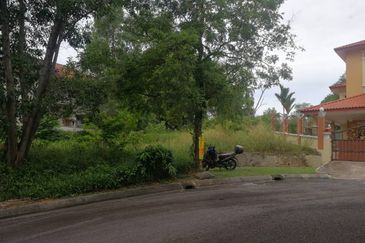 Agricultural and industrial land for sale at dengkil  mukim tanjung duabelas near KLIA airport