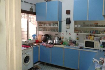 SemiD corner lot landed  house for sale at section 17. Petaling Jaya 