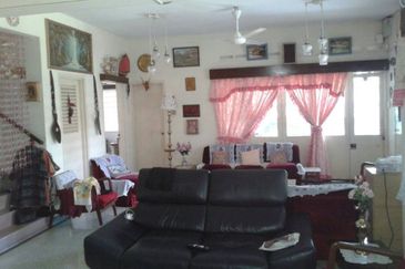 SemiD corner lot landed  house for sale at section 17. Petaling Jaya 