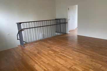 3 storey  modern and luxury Villa at Elevia Residences with lift for sale at taman puchong prima, puchong