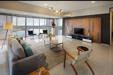 3 storey  modern and luxury Villa at Elevia Residences with lift for sale at taman puchong prima, puchong