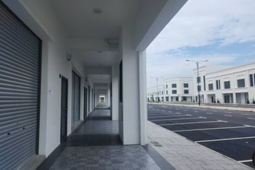New  Ground floor24' x 75' Utopia shoplot at eco puncak alam to let 