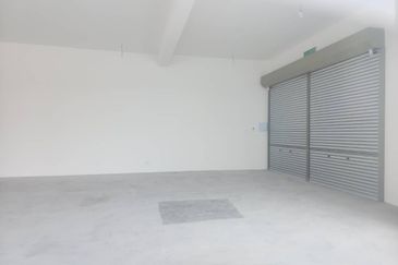 New  1st floor   Utopia shoplot 24' x 75'  to let at eco grandeur eco puncak alam sg buloh alam jaya klang 