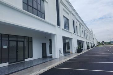New 3 storey   corner  shoplot Utopia 46' x 75'   at eco grandeur puncak alam sg buloh  alam jaya klang setiaalam 