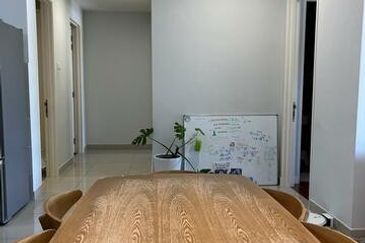 16 Quartz Melawati Condominium