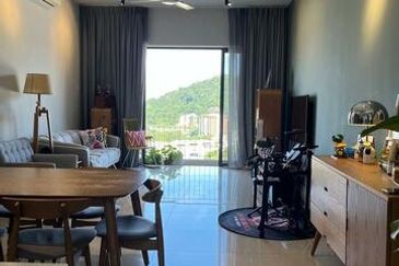 16 Quartz Melawati Condominium