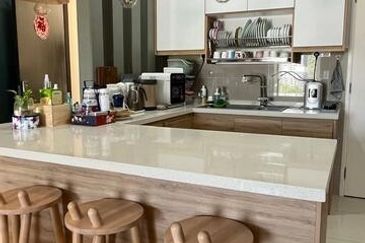 16 Quartz Melawati Condominium