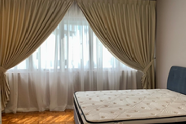 Merak Kayangan Court