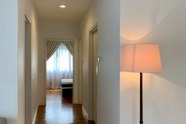 Merak Kayangan Court