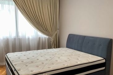 Merak Kayangan Court