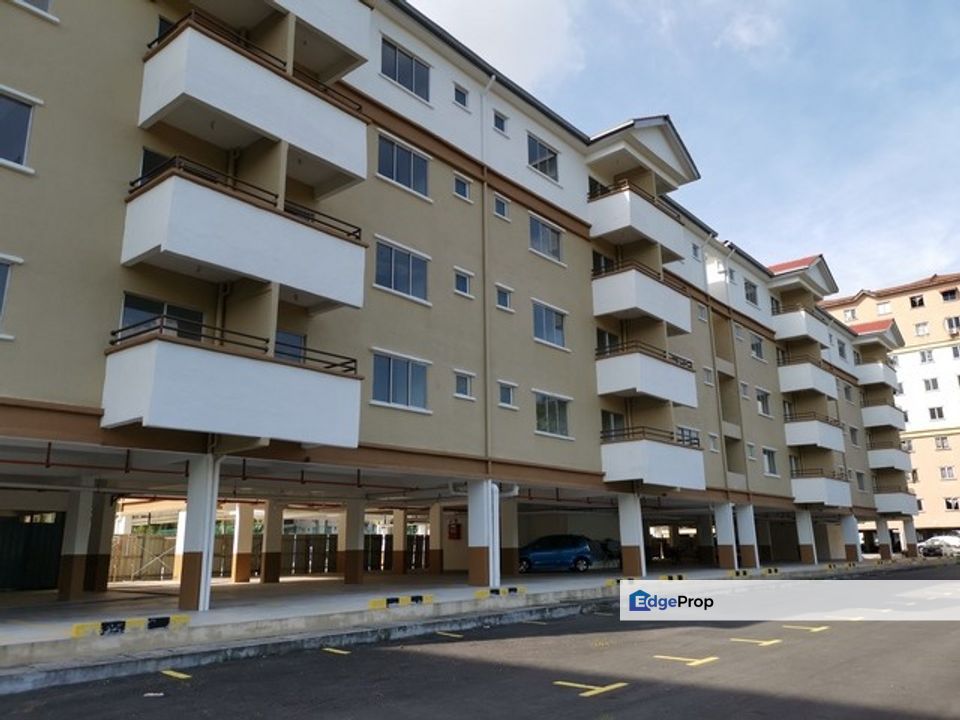 Golden Villa Apartment, , 