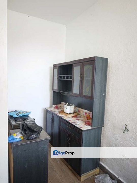 Pangsapuri Akasia, Bandar Botanic, , 