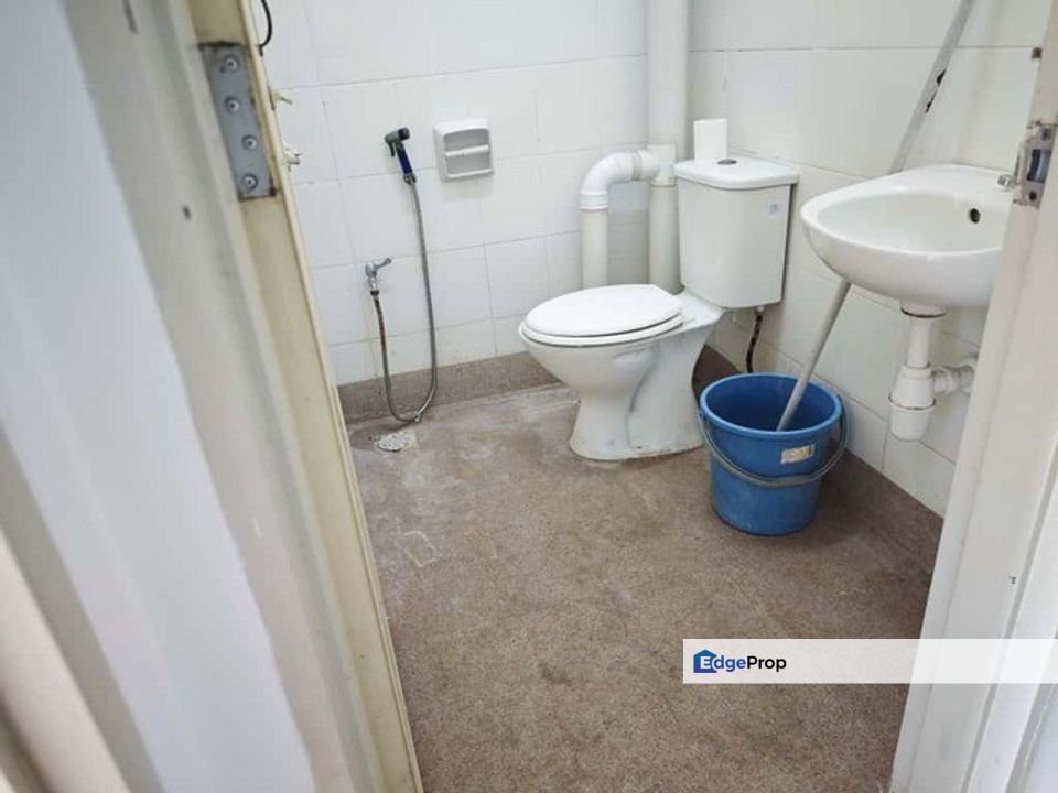 Pangsapuri Akasia, Bandar Botanic, , 