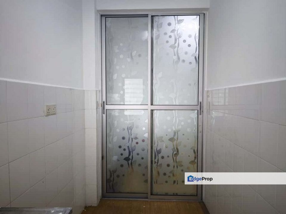 Pangsapuri Akasia, Bandar Botanic, , 