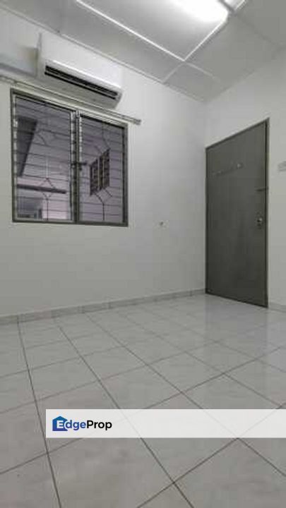 Akasia Apartment, Pusat Bandar Puchong, , 