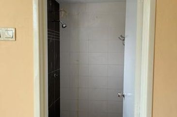 D'Anjung Teluk Pulai