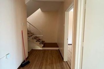 D'Anjung Teluk Pulai