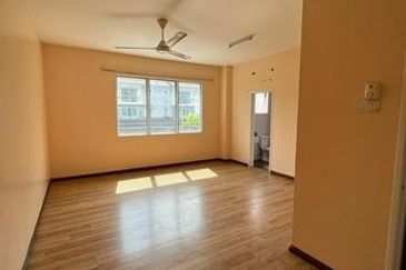 D'Anjung Teluk Pulai