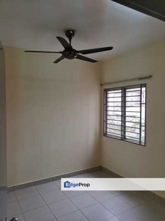 Pangsapuri Akasia, Bandar Botanic, , 