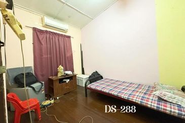 Taman Setia Jaya, Banting