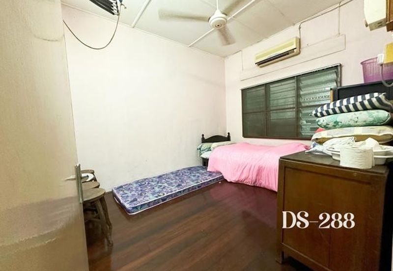 Taman Setia Jaya, Banting