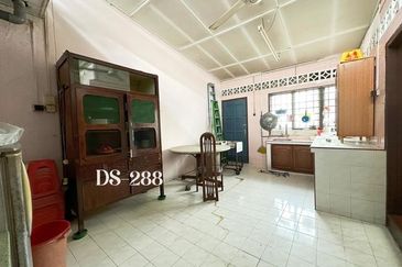 Taman Setia Jaya, Banting