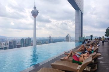 Face Platinum Suites