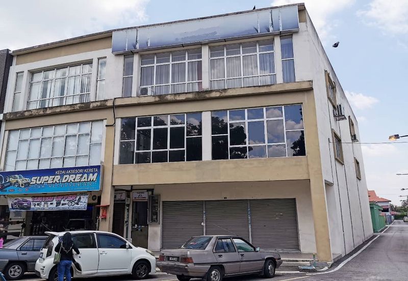 [FACING MAIN ROAD] 3 Storey End Lot Shop Klang 