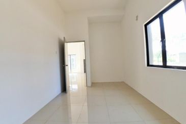 [SEMI-D 40X62] Banting Taman Langat Jaya Single Storey Semi-D